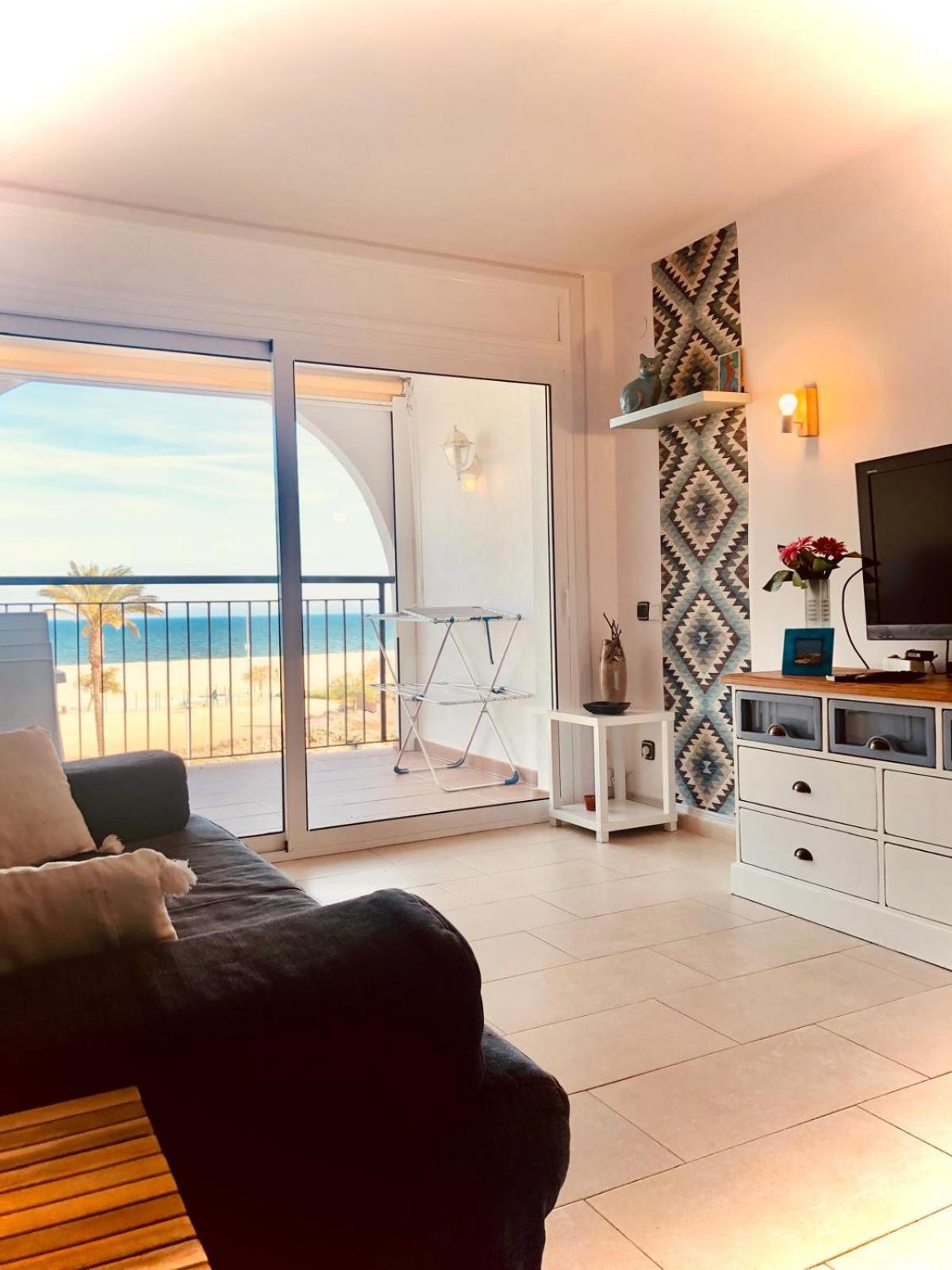 Bahia1-3-41 apt 1ère ligne mer à Empuriabrava Eksteriør bilde
